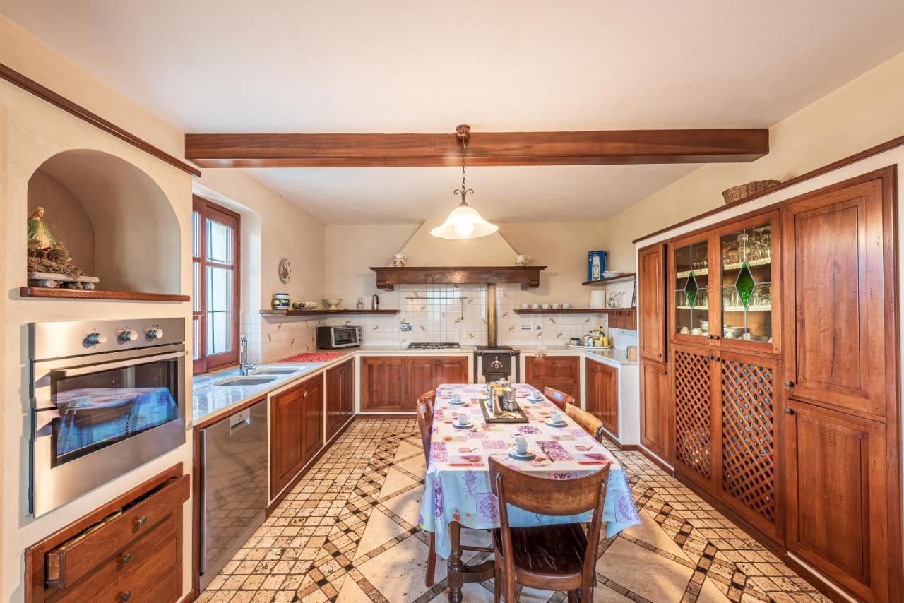 Villa Bricco Paglieri, Entire Villa Alba  Exteriér fotografie